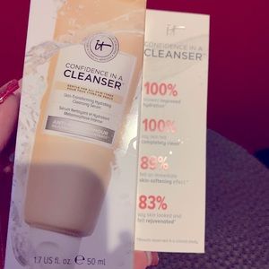 It Cosmetics Confidence in a Cleanser